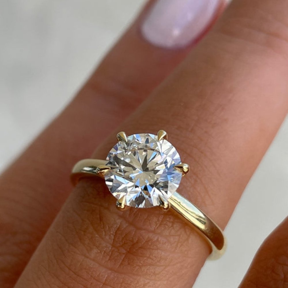 3.0Ct Round Moissanite Six Claw Ring 18k Gold,D-VVS1